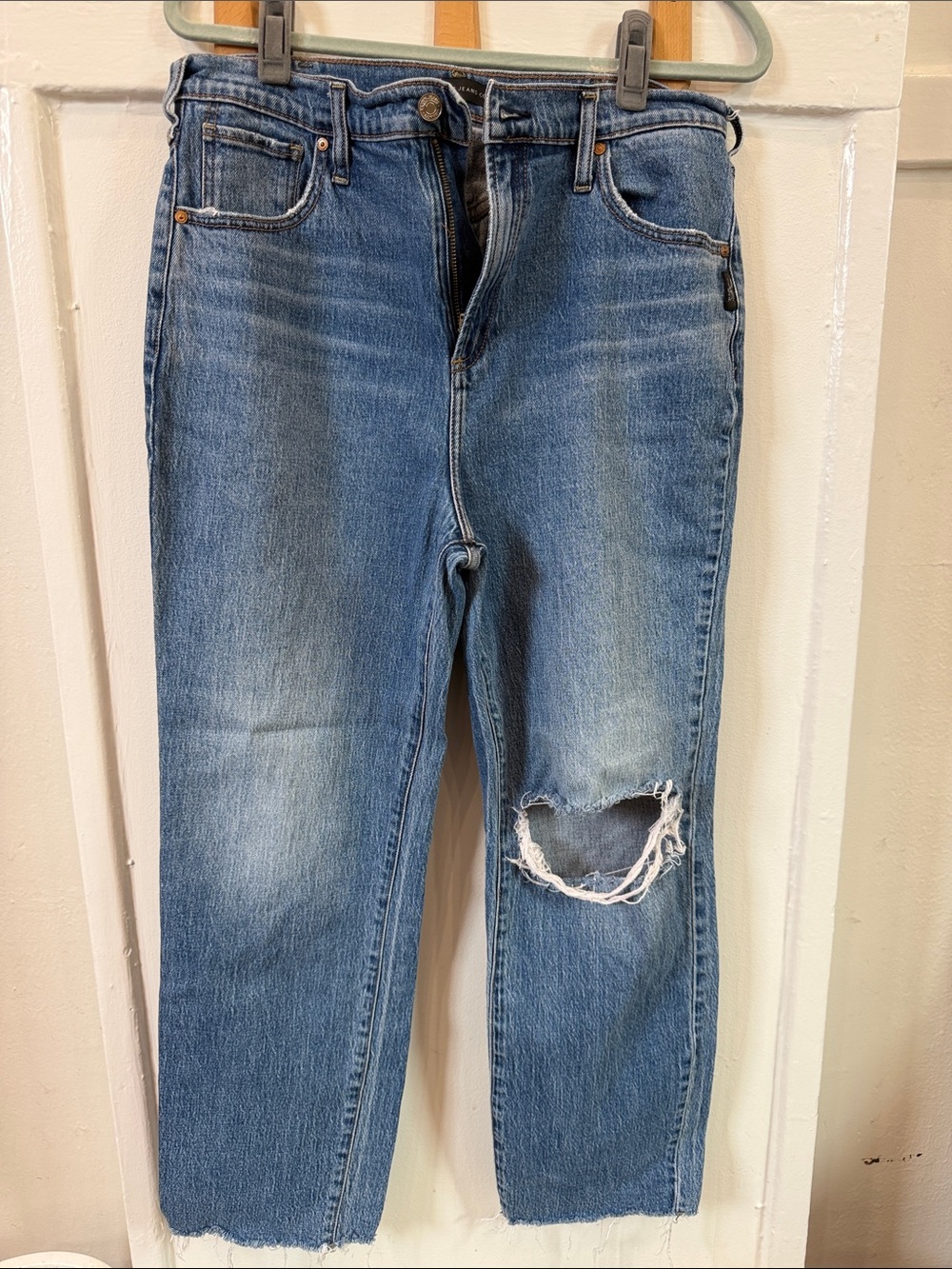 Women’s Blue Distressed Straight-Leg Jeans